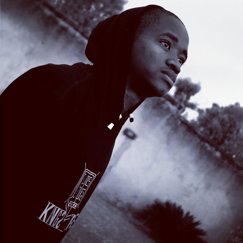 Spoken word artist Wake releases new ‘Kala Iwe’ single. Listen Here 11 MUGIBSON
